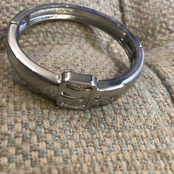 ✨2 for $15✨ lia sophia belt bracelet - Picture 1 of 3